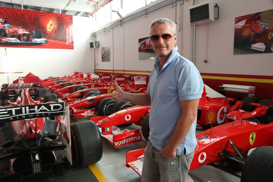 Mancava da Maranello dal lontano 1999 Eddie Irvine, ex pilota automobilistico irlandese, in forza alla Scuderia Ferrari dal 1996 per ben quattro stagioni. Un autentico tuffo nel passato per lui, in visita ‘di piacere’ per ritrovare gli amici di un tempo e vedere da vicino il nuovo volto della fabbrica